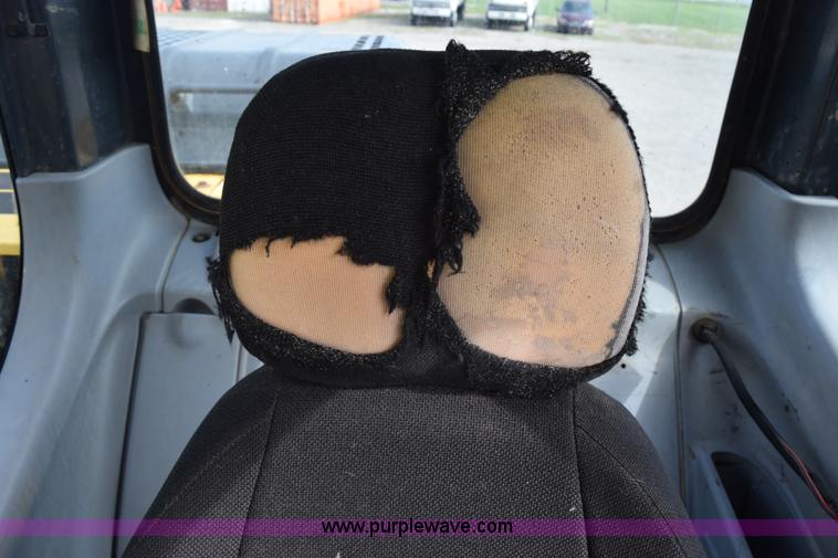 image for item H5138 2003 Komatsu PC200LC-7L excavator