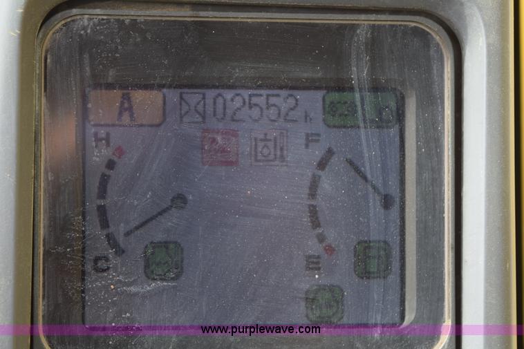 image for item H5138 2003 Komatsu PC200LC-7L excavator