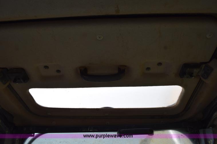 image for item H5138 2003 Komatsu PC200LC-7L excavator