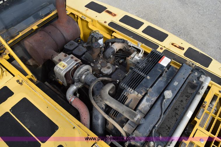 image for item H5138 2003 Komatsu PC200LC-7L excavator