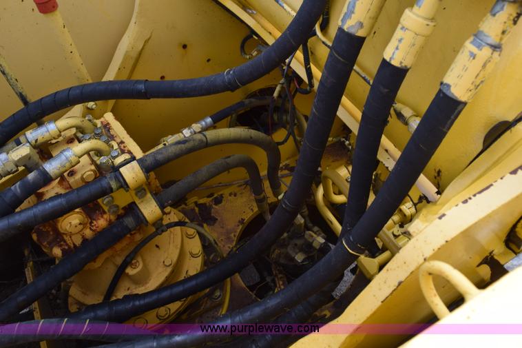 image for item H5138 2003 Komatsu PC200LC-7L excavator