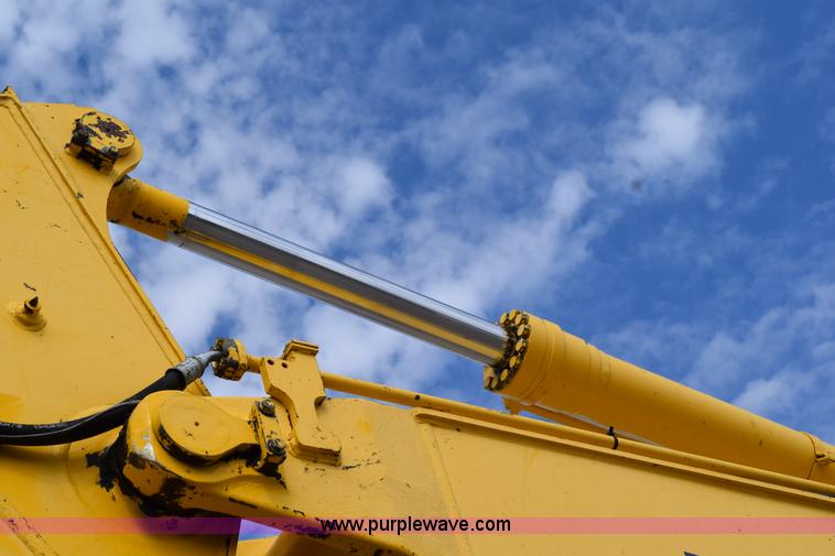 image for item H5138 2003 Komatsu PC200LC-7L excavator