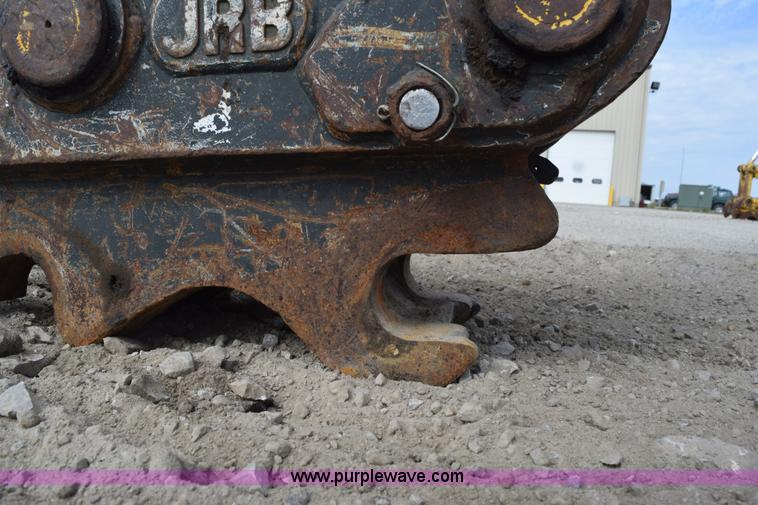 image for item H5138 2003 Komatsu PC200LC-7L excavator