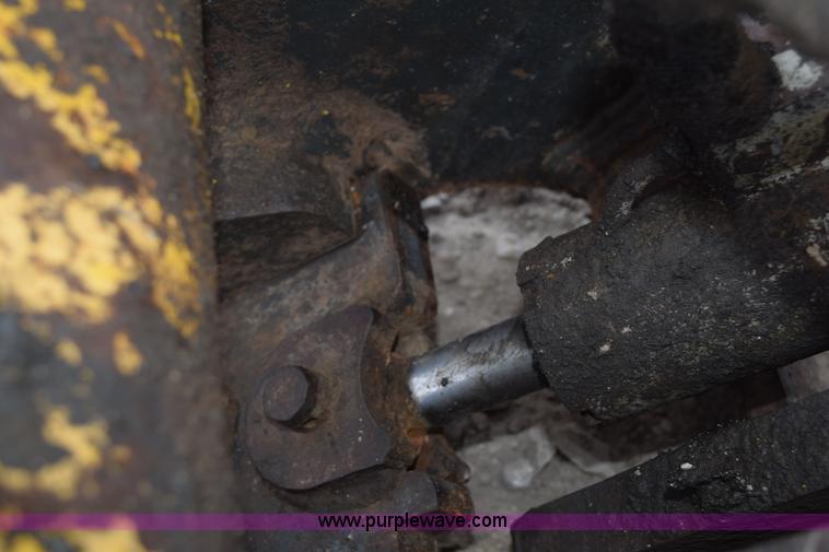 image for item H5138 2003 Komatsu PC200LC-7L excavator