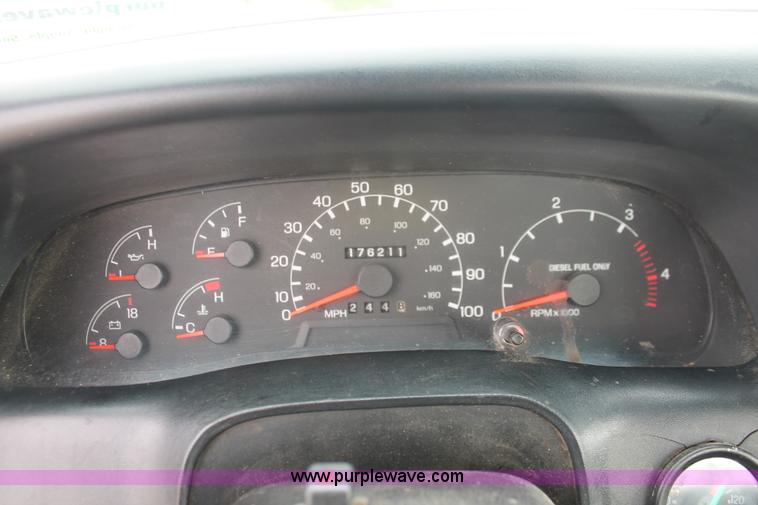 image for item H5816 2000 Ford F750 truck cab and chassis