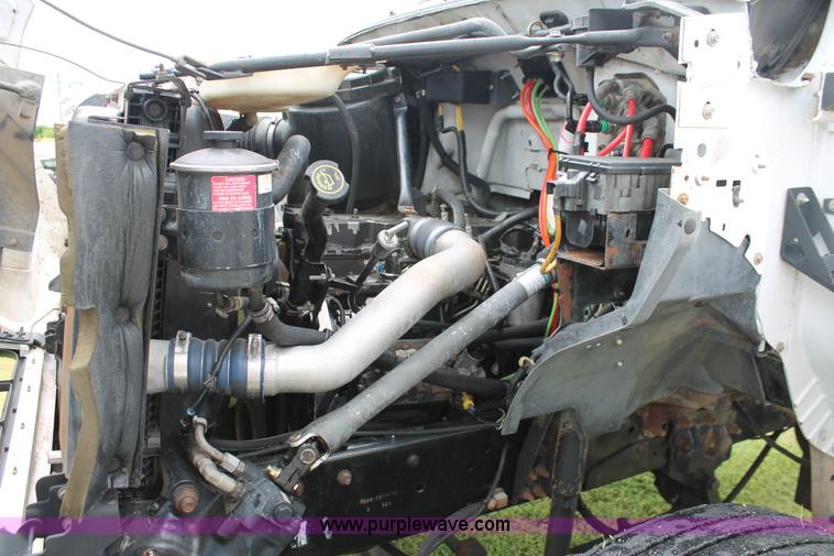 image for item H5816 2000 Ford F750 truck cab and chassis