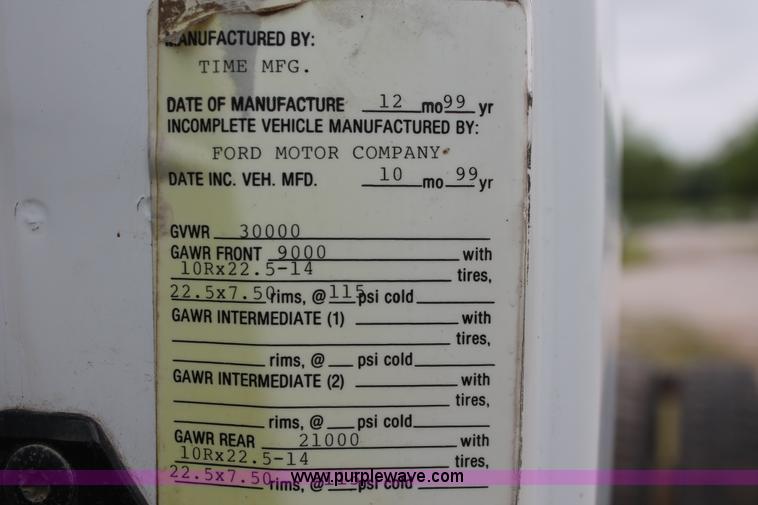 image for item H5816 2000 Ford F750 truck cab and chassis