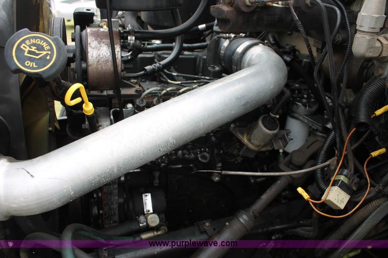 image for item H5817 1998 Ford F800 truck cab and chassis