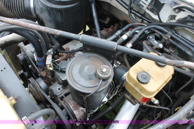 image for item H5817 1998 Ford F800 truck cab and chassis