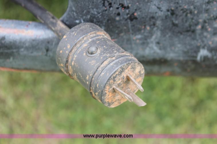 image for item H5817 1998 Ford F800 truck cab and chassis