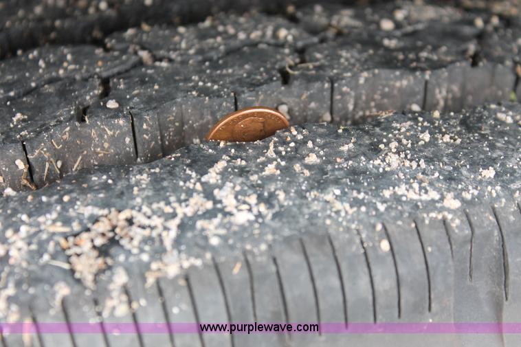 image for item H5817 1998 Ford F800 truck cab and chassis