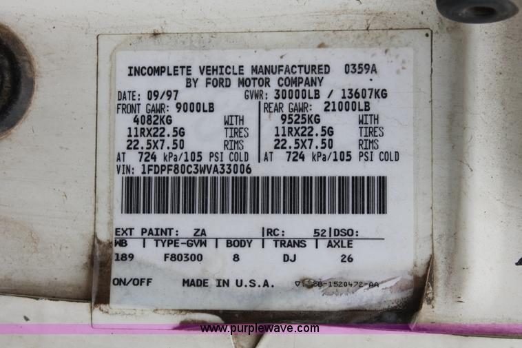 image for item H5817 1998 Ford F800 truck cab and chassis