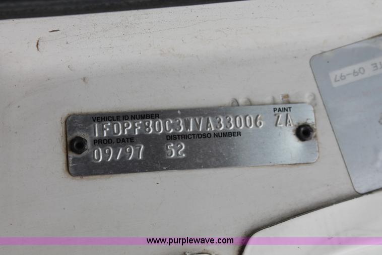 image for item H5817 1998 Ford F800 truck cab and chassis