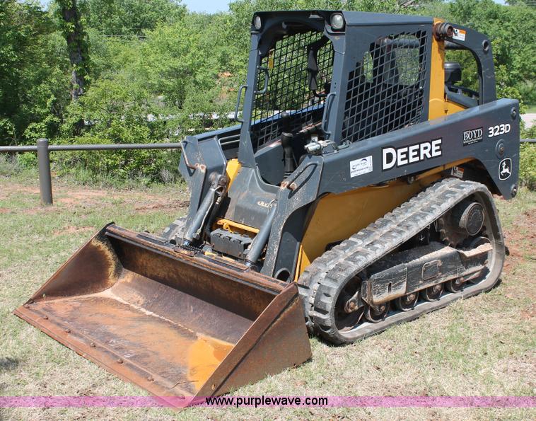 image for item H5824 2011 John Deere 323DT skid steer