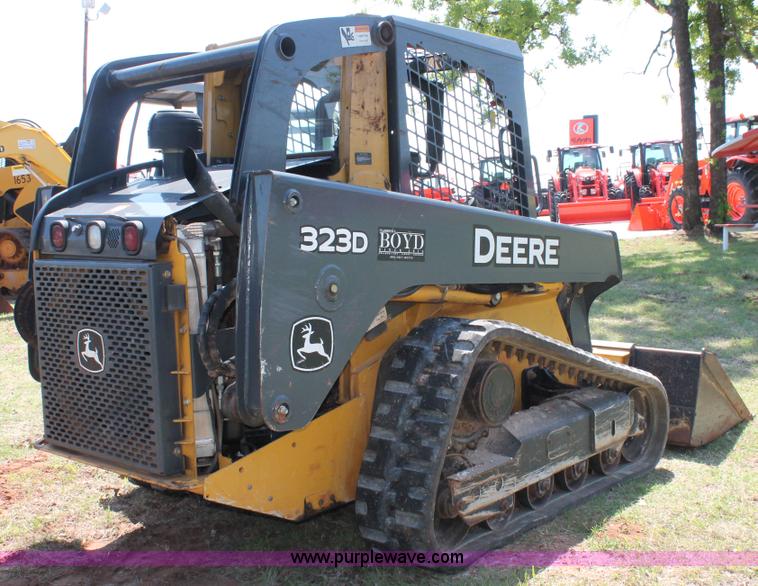 image for item H5824 2011 John Deere 323DT skid steer