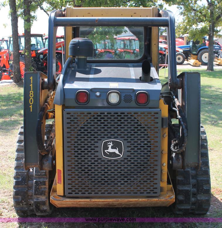 image for item H5824 2011 John Deere 323DT skid steer