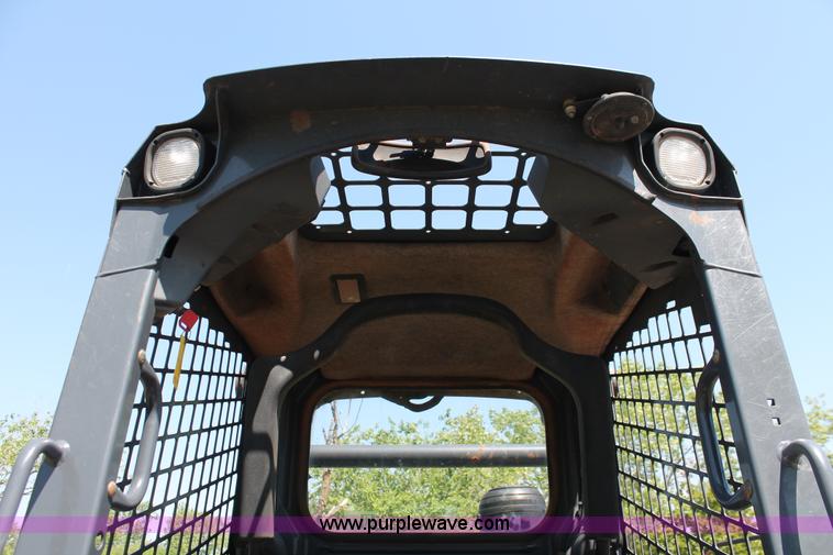 image for item H5824 2011 John Deere 323DT skid steer