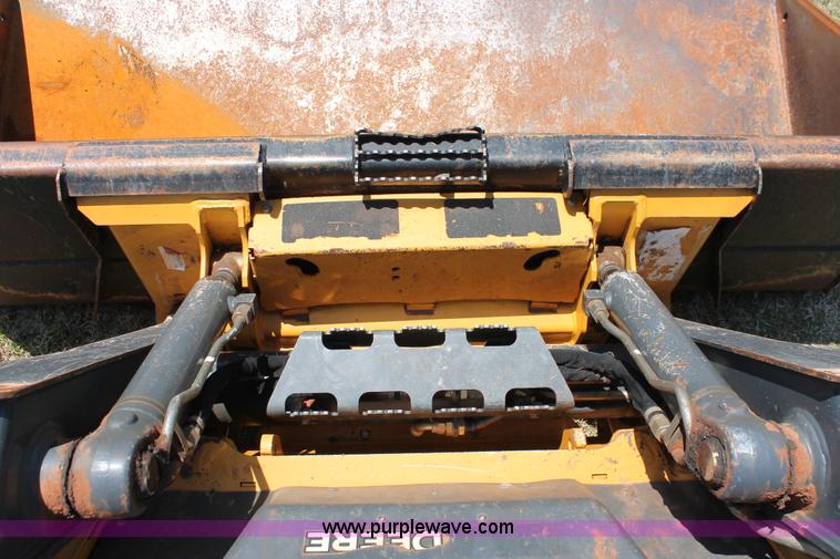 image for item H5824 2011 John Deere 323DT skid steer