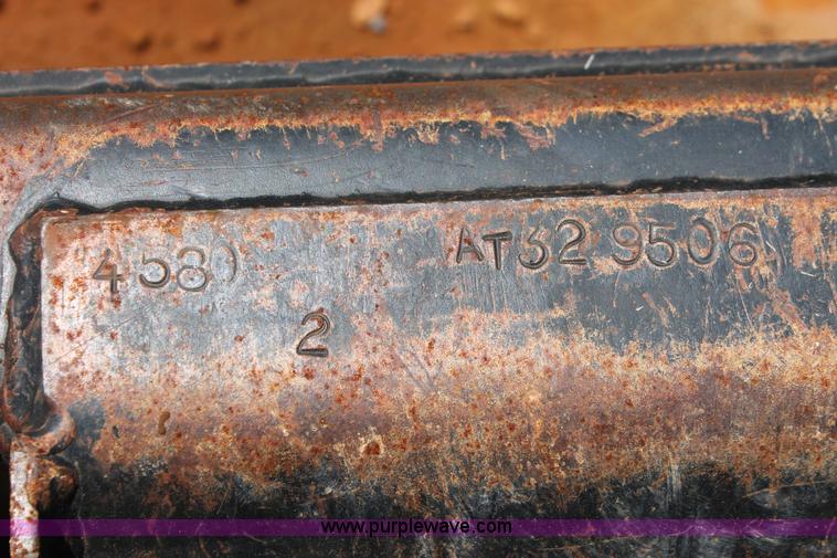 image for item H5824 2011 John Deere 323DT skid steer