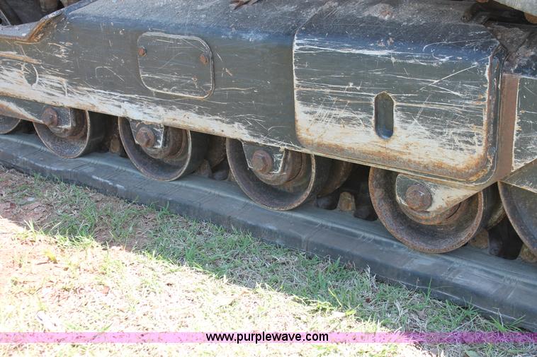 image for item H5824 2011 John Deere 323DT skid steer