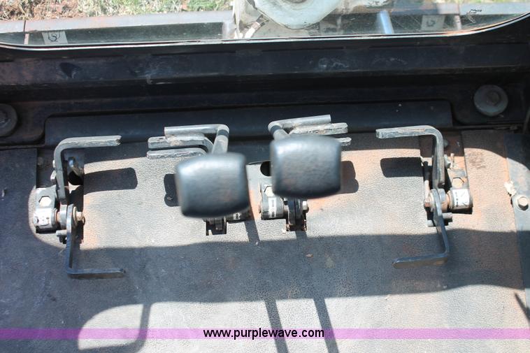 image for item H5825 2007 Bobcat 323J compact excavator