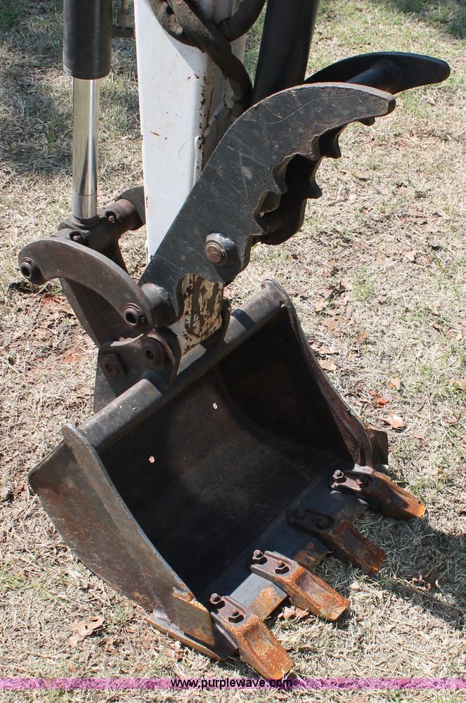 image for item H5825 2007 Bobcat 323J compact excavator