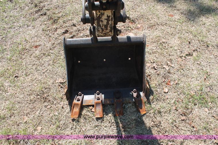 image for item H5825 2007 Bobcat 323J compact excavator