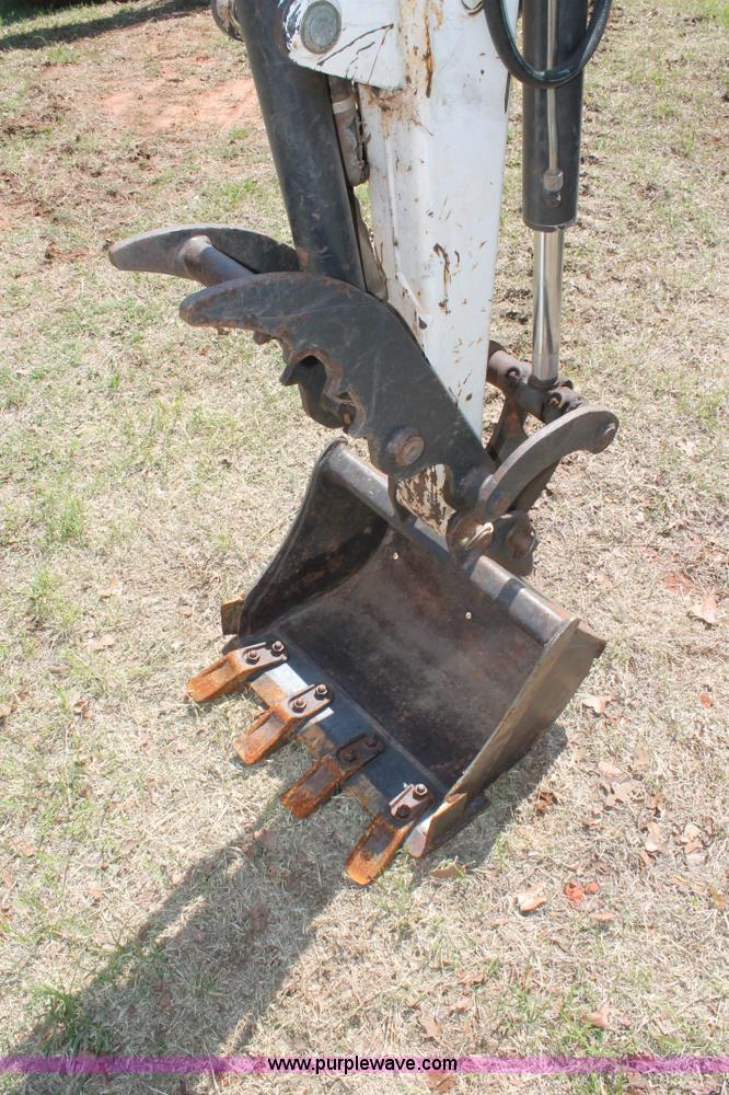 image for item H5825 2007 Bobcat 323J compact excavator
