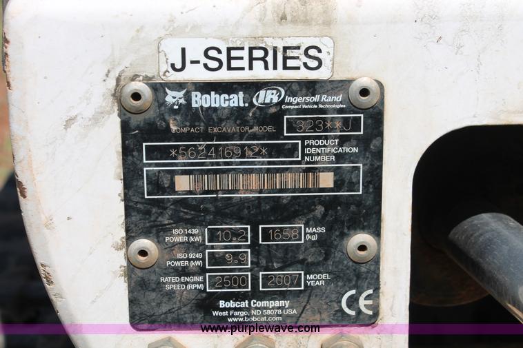 image for item H5825 2007 Bobcat 323J compact excavator