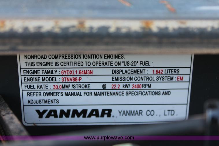 image for item H5826 2006 New Holland E35SR mini excavator