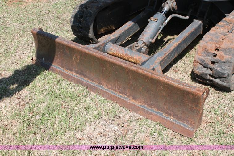 image for item H5826 2006 New Holland E35SR mini excavator