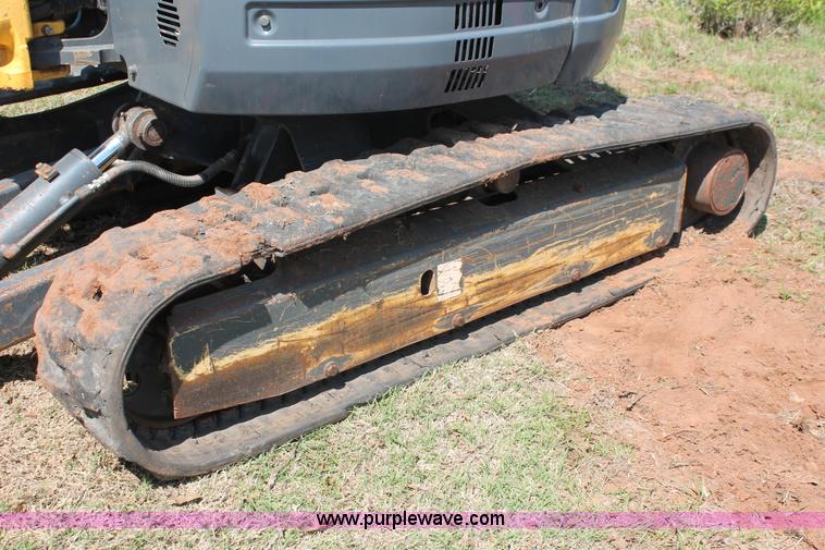 image for item H5826 2006 New Holland E35SR mini excavator