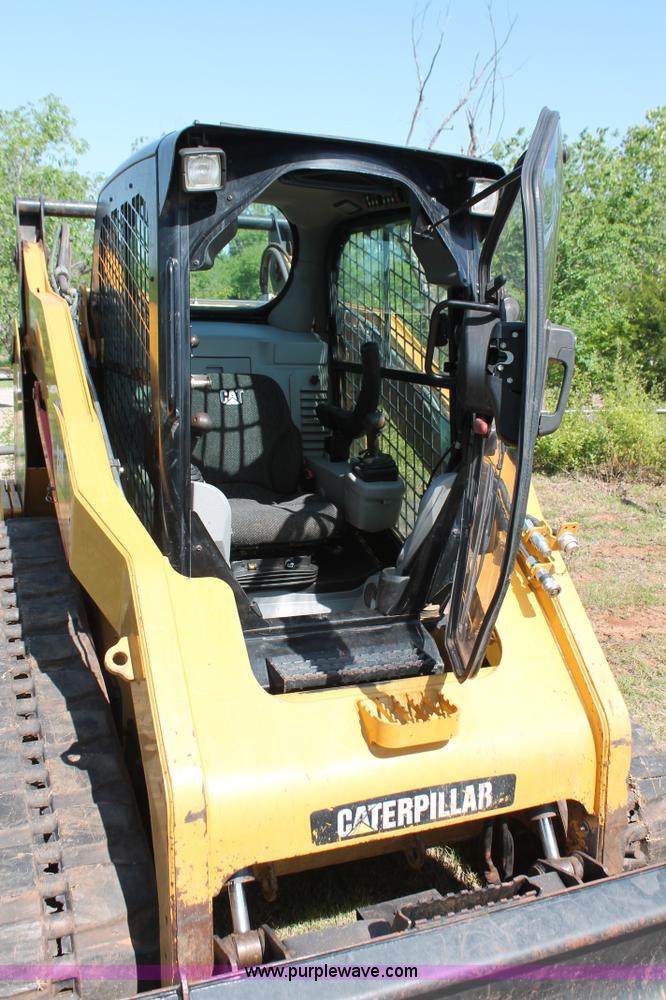 image for item H5828 2011 Caterpillar 289C skid steer