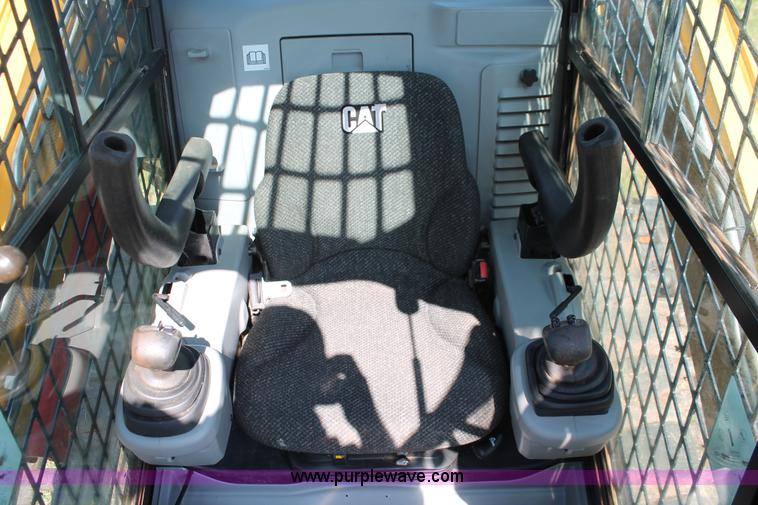 image for item H5828 2011 Caterpillar 289C skid steer