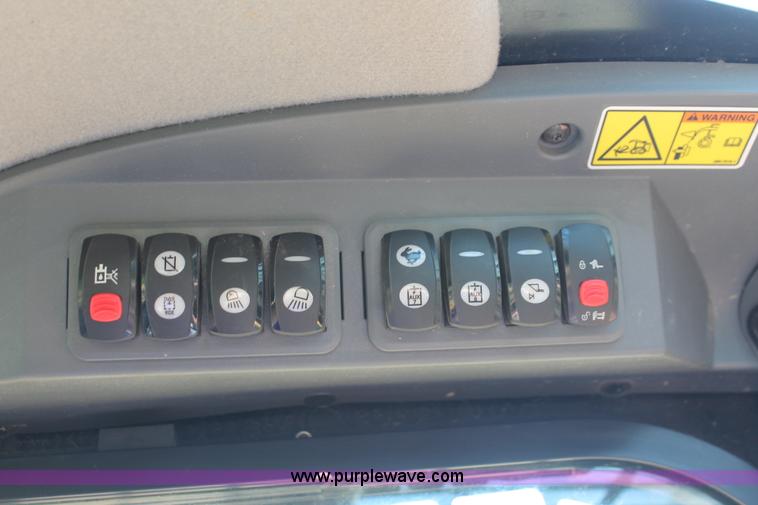 image for item H5828 2011 Caterpillar 289C skid steer