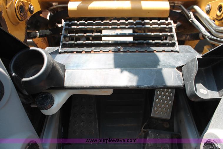 image for item H5828 2011 Caterpillar 289C skid steer