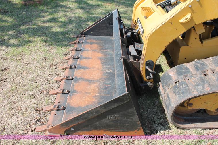 image for item H5828 2011 Caterpillar 289C skid steer