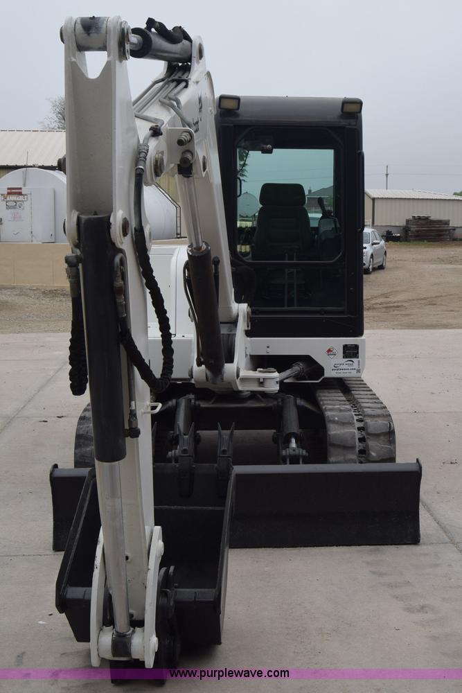 image for item H8586 1999 Bobcat 337 compact excavator