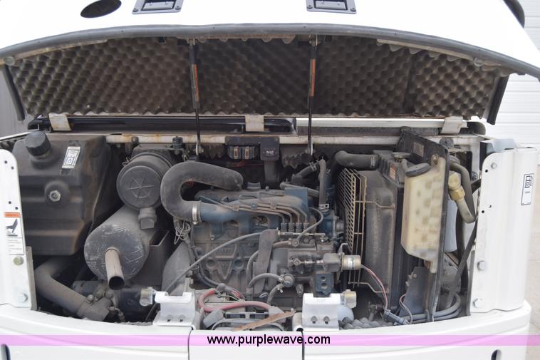 image for item H8586 1999 Bobcat 337 compact excavator