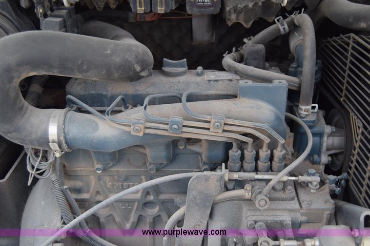 image for item H8586 1999 Bobcat 337 compact excavator