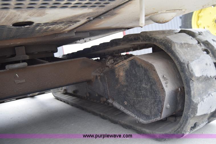 image for item H8586 1999 Bobcat 337 compact excavator