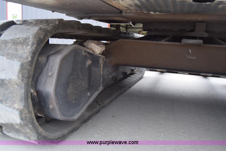 image for item H8586 1999 Bobcat 337 compact excavator