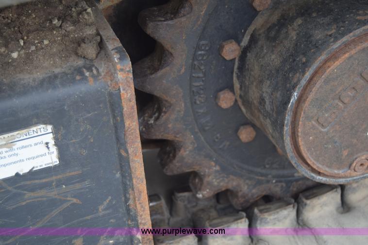 image for item H8586 1999 Bobcat 337 compact excavator