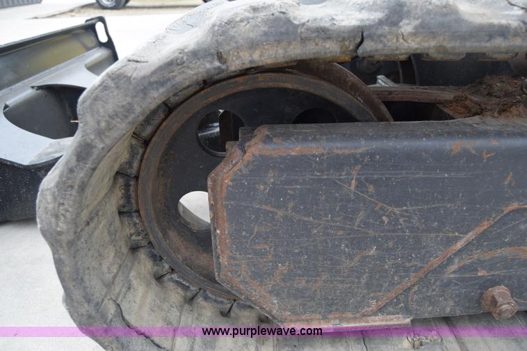 image for item H8586 1999 Bobcat 337 compact excavator