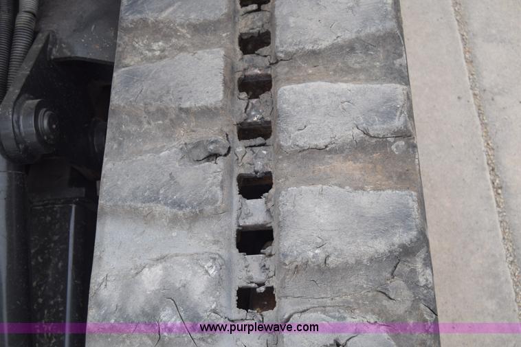 image for item H8586 1999 Bobcat 337 compact excavator