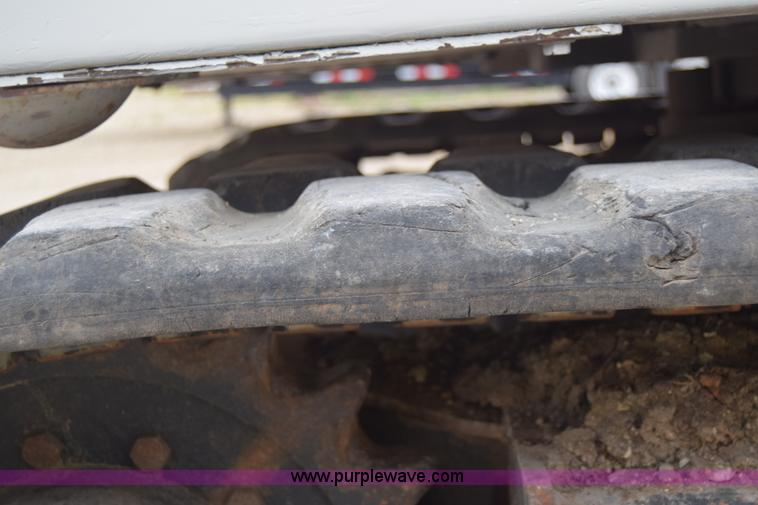 image for item H8586 1999 Bobcat 337 compact excavator