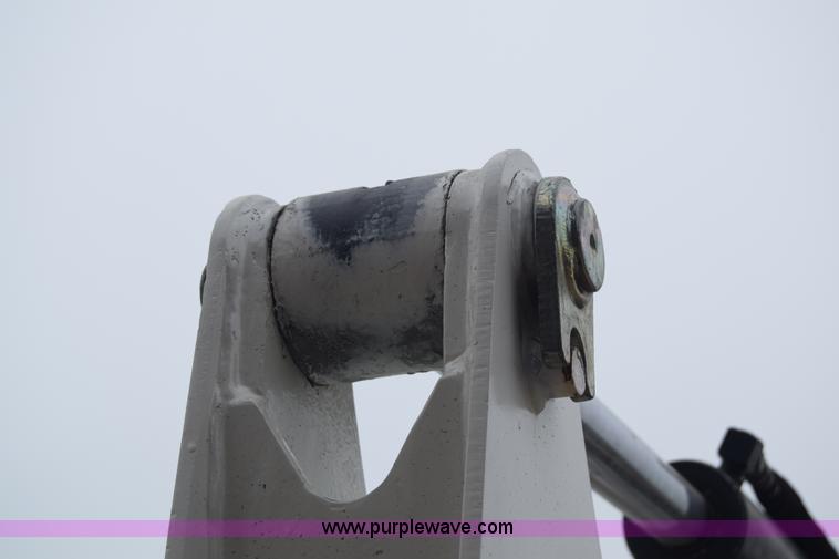 image for item H8586 1999 Bobcat 337 compact excavator