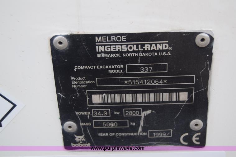 image for item H8586 1999 Bobcat 337 compact excavator