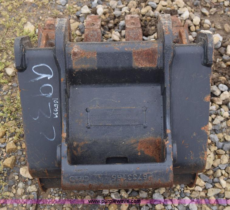 image for item H8586 1999 Bobcat 337 compact excavator