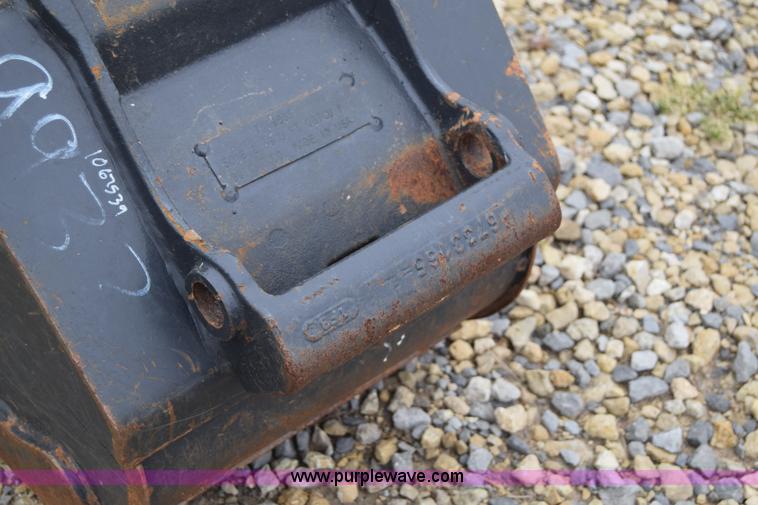 image for item H8586 1999 Bobcat 337 compact excavator